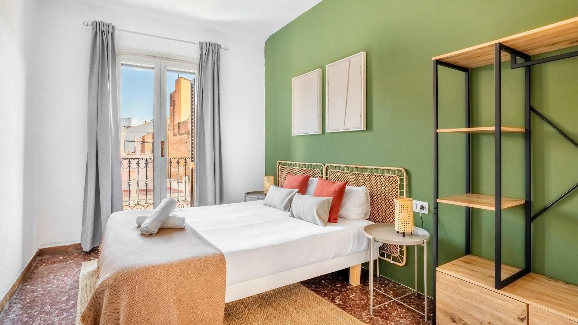 Big Apartment For 15 In The Heart Of Eixample Barselona 0*,