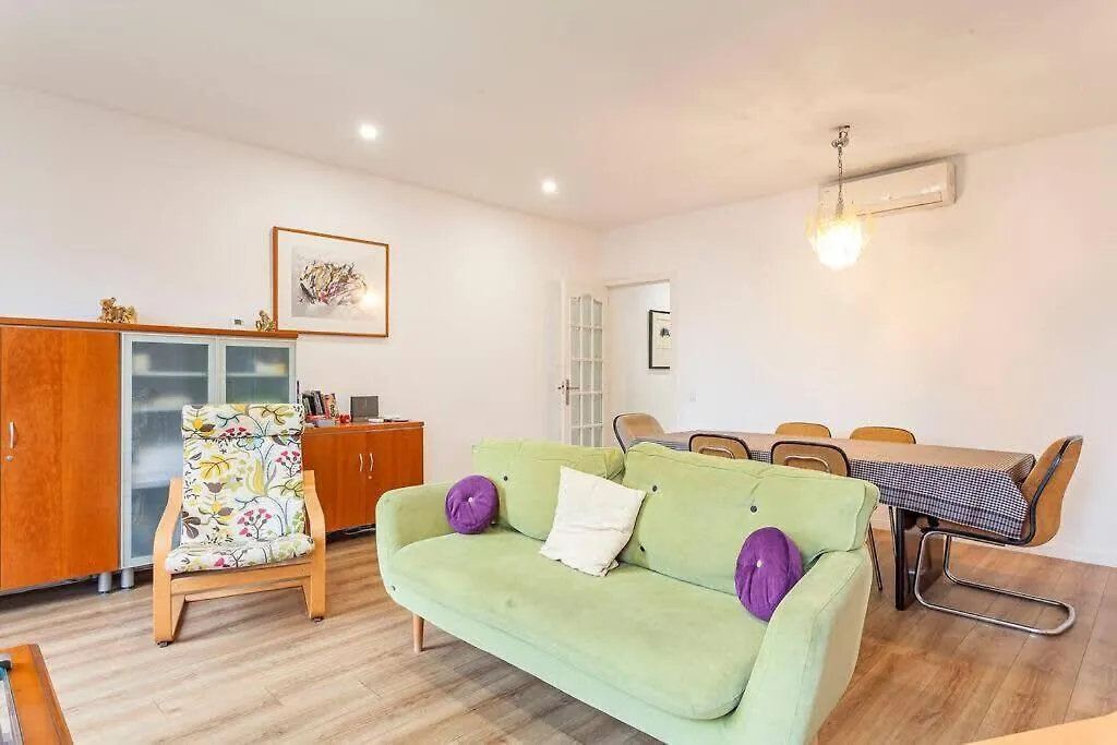 Big Apartment For 14 In The Heart Of Eixample Barcelona Spain