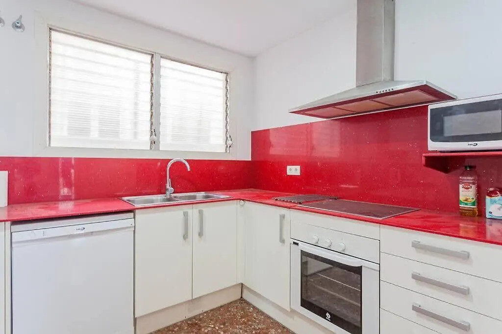 Big Apartment For 14 In The Heart Of Eixample Barcelona