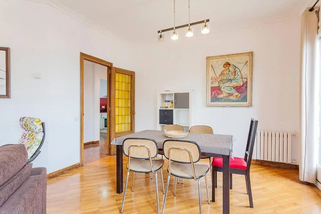 Big Apartment For 14 In The Heart Of Eixample Barcelona Spain