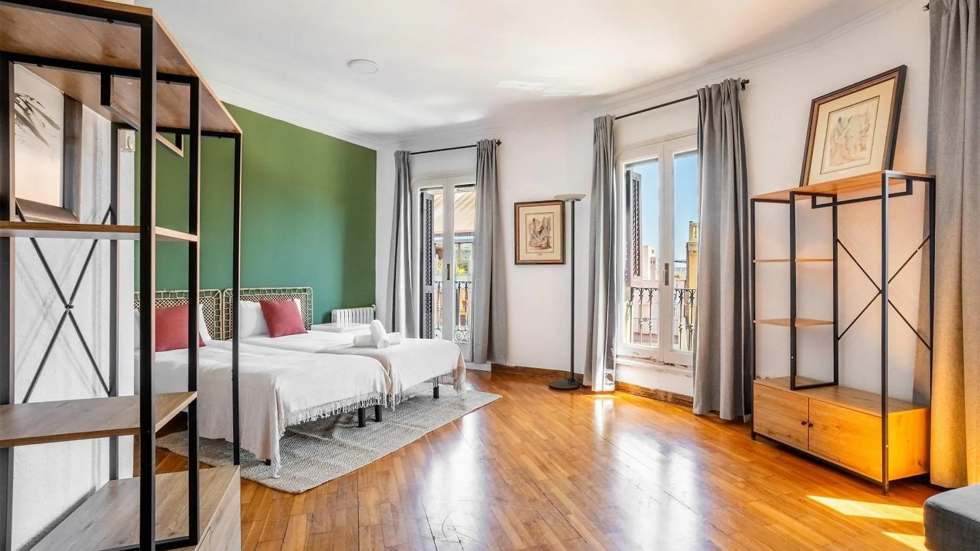 Big Apartment For 15 In The Heart Of Eixample Βαρκελώνη