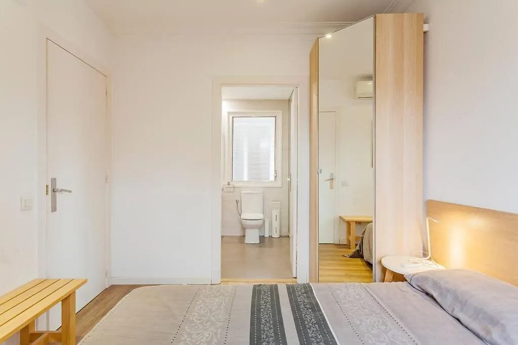 Big Apartment For 15 In The Heart Of Eixample Barcelona 0*,